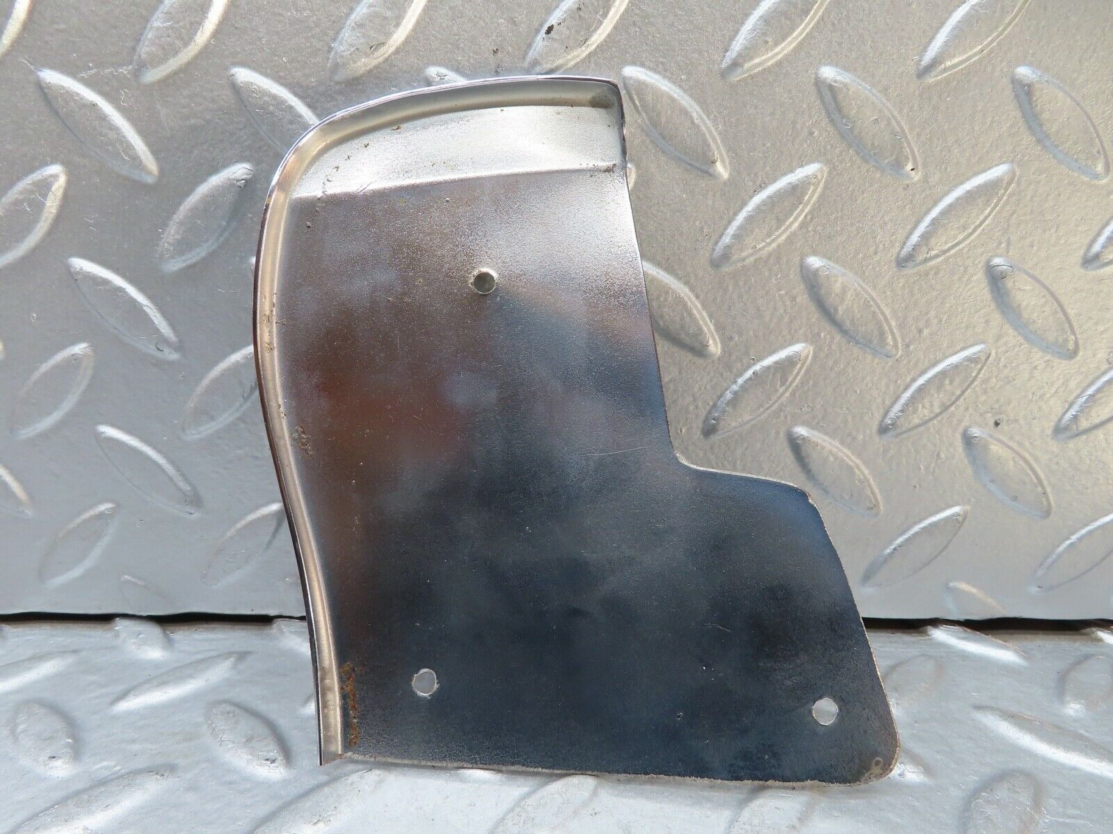 20846 Mercedes-Benz W114 250CE Coupe Left Door Chrome Cover