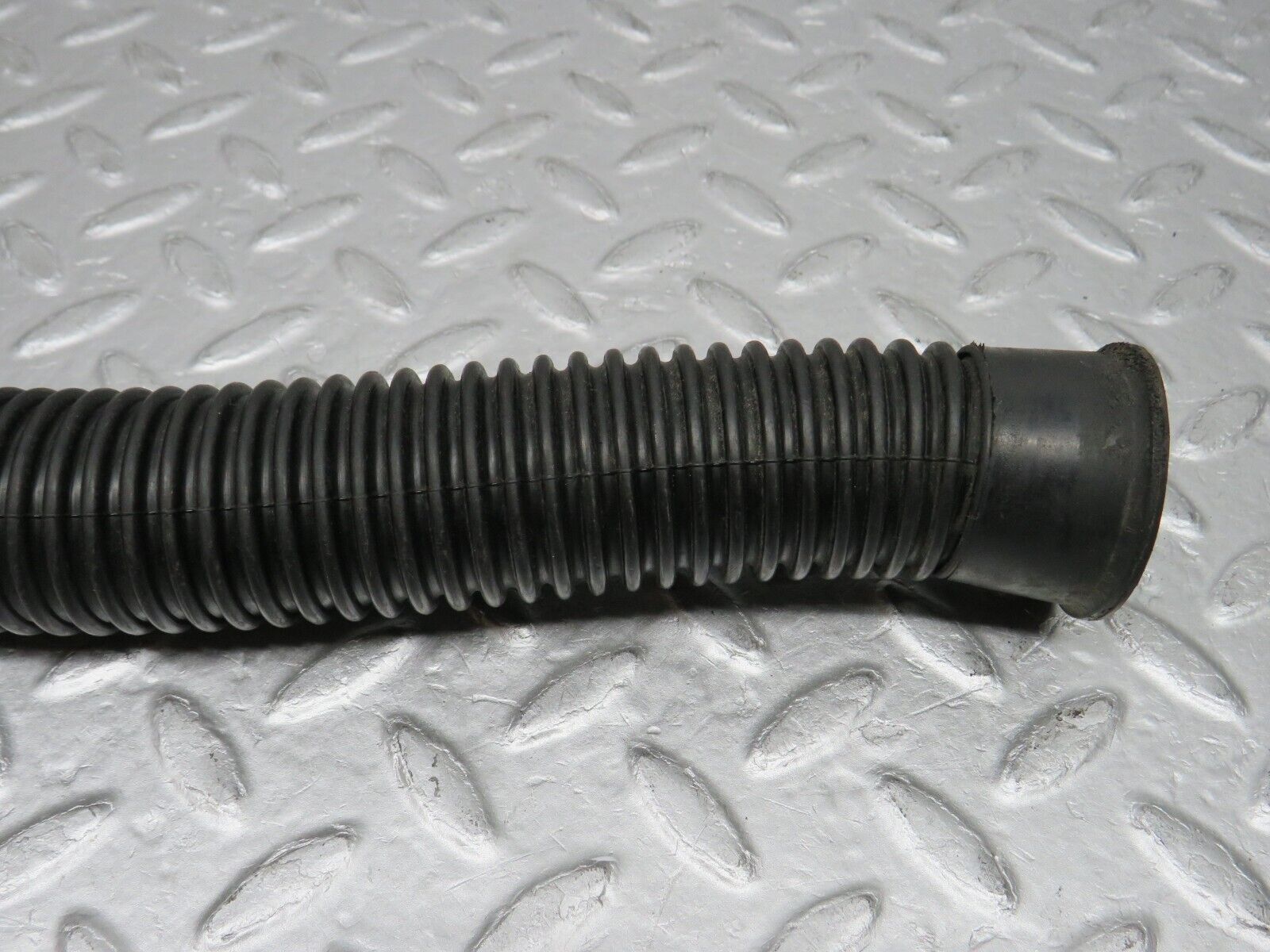 37578 Mercedes-Benz W109 300SEL Trunk Water Drain Hose Pipe