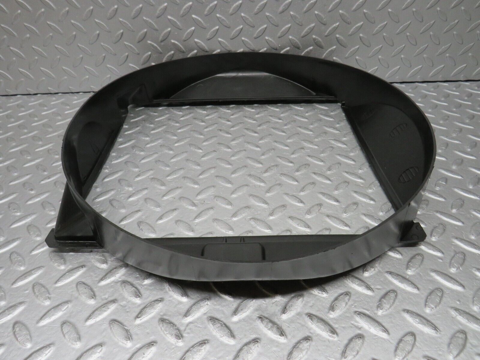 36653 Mercedes-Benz W201 190E 2.0L Engine Fan Shroud 2015050755