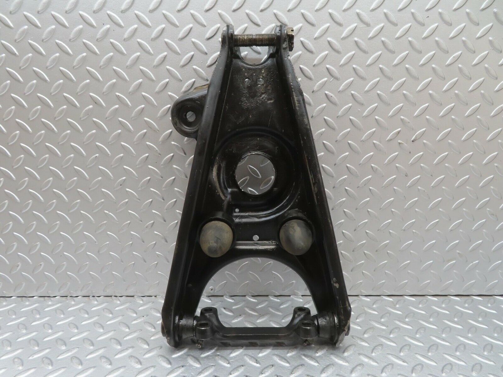 13334 Mercedes-Benz W111 220S Front Right Lower Control Arm