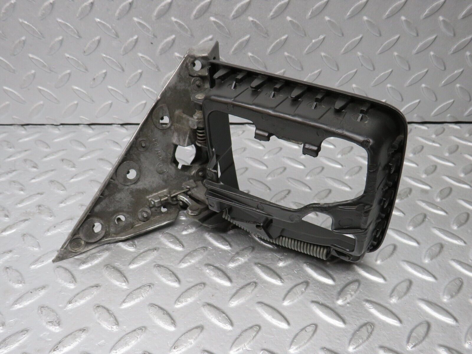 38200 Mercedes-Benz W201 190E 2.0L Wing Mirror Bracket With Frame Left 1248110541 1248110335