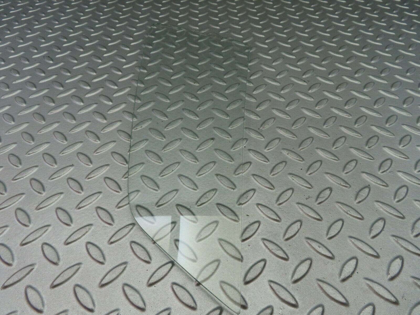 6925 Mercedes-Benz C107 350SLC Coupe Rear Left Inner Quarter Window Glass