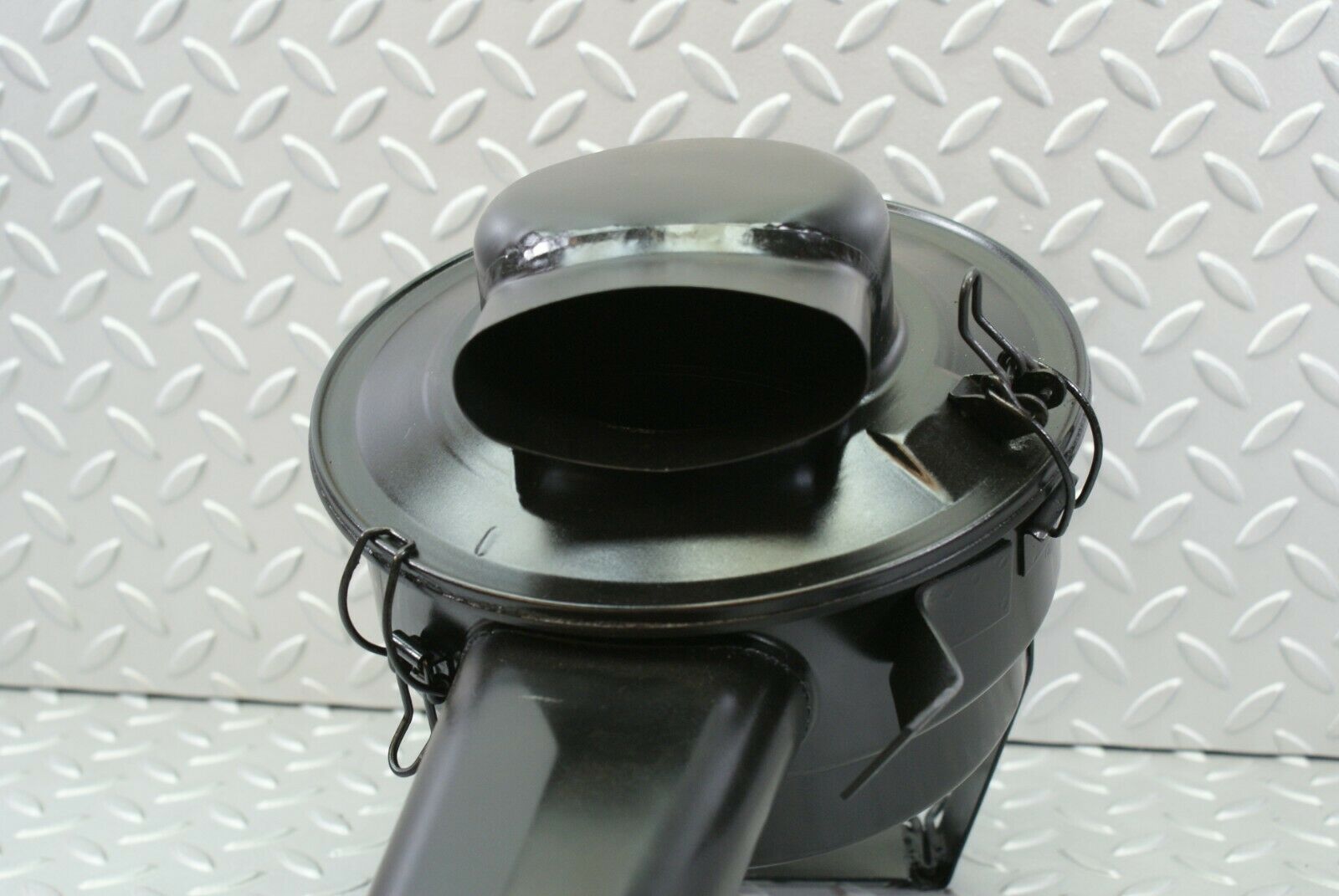 3081 Mercedes-Benz W115 220D Air Filter Box 3705585333