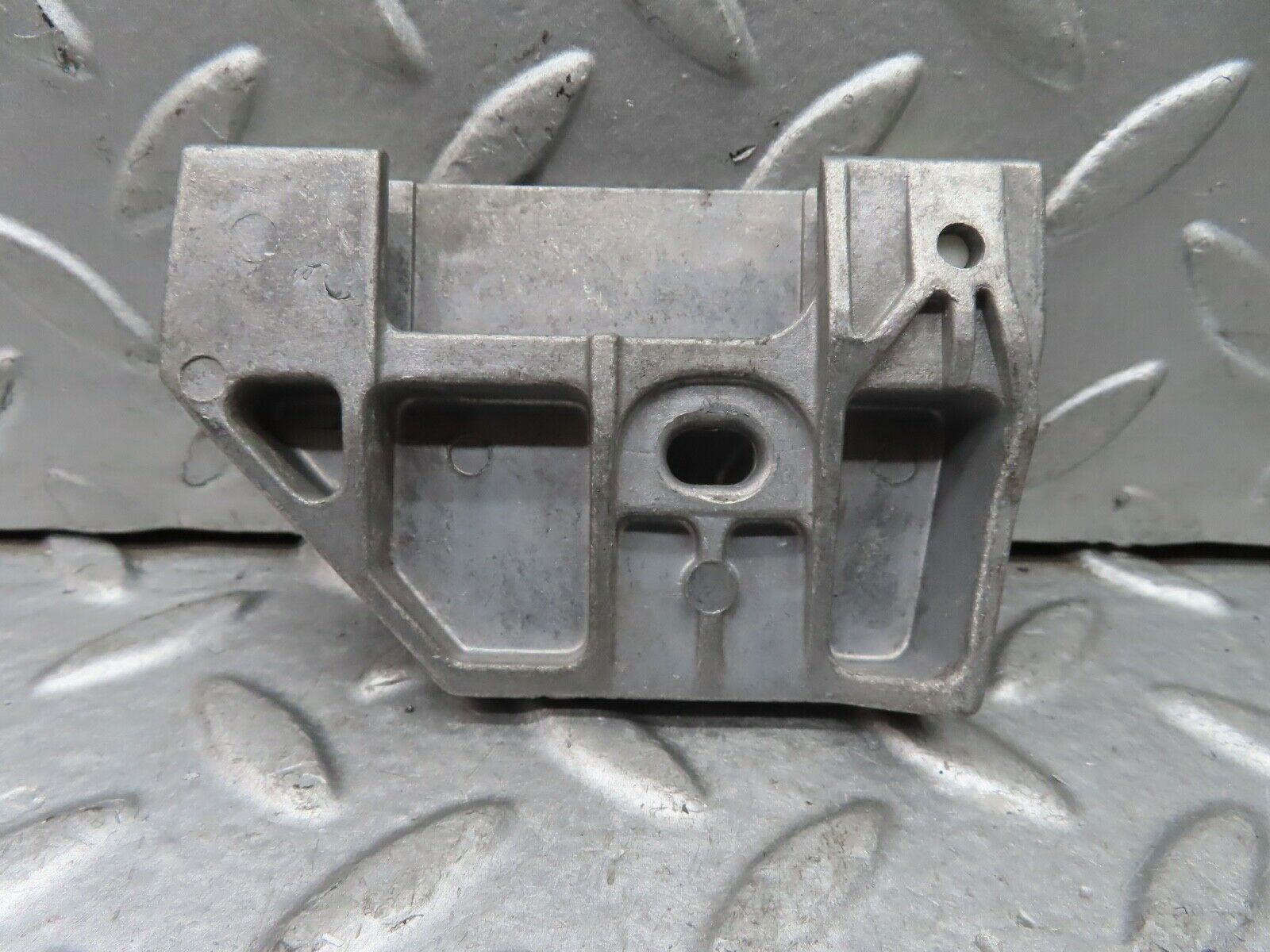 19630 Mercedes-Benz C140 CL420 Coupe Door Window Guide Bracket 1247250432