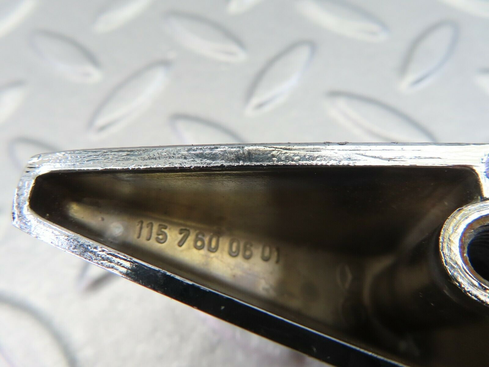 7828 Mercedes-Benz W115 220D Exterior Door Handle Front Right 1157600601