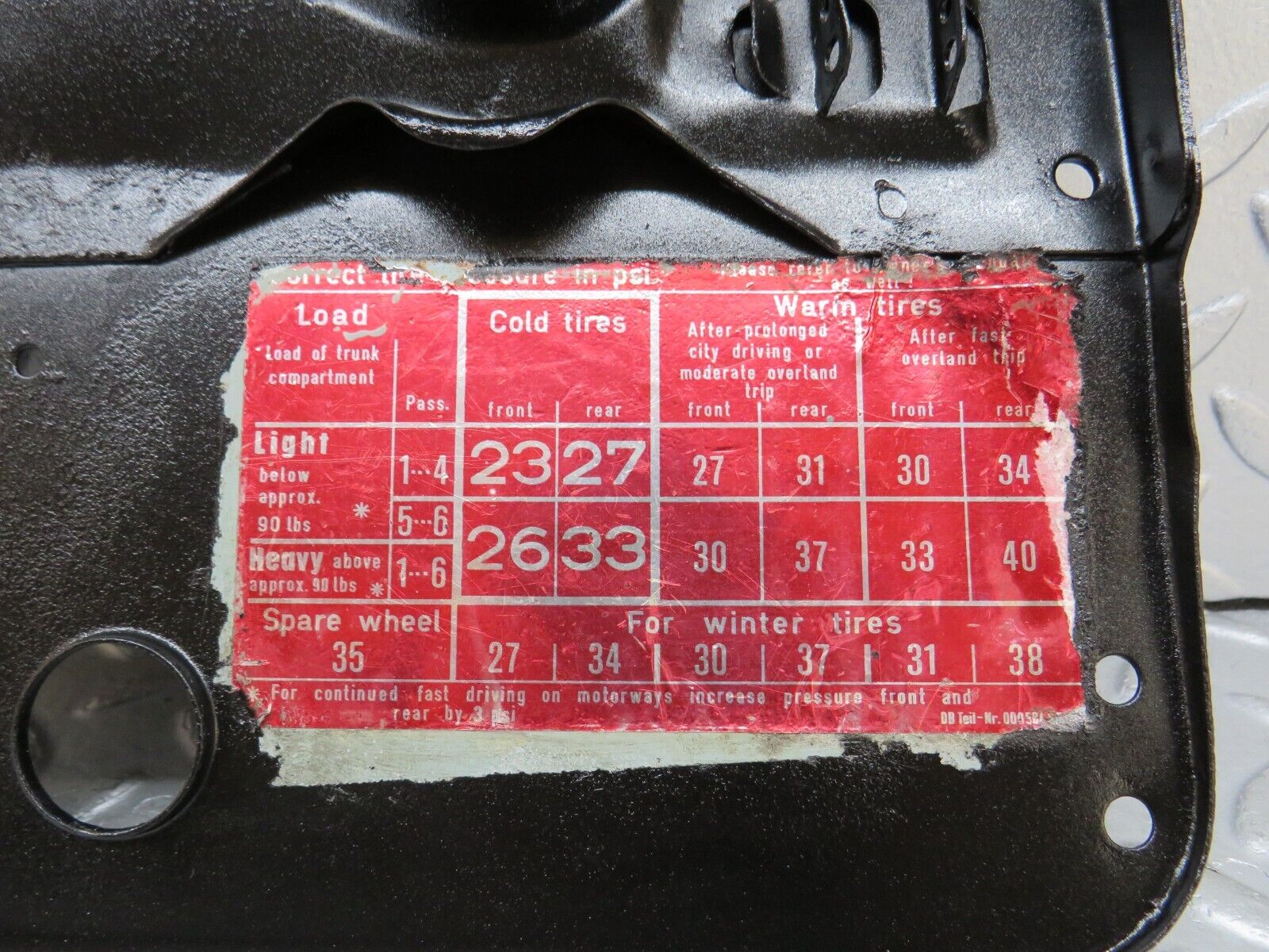 35872 Mercedes-Benz W108 Fuel Tank Flap Cap