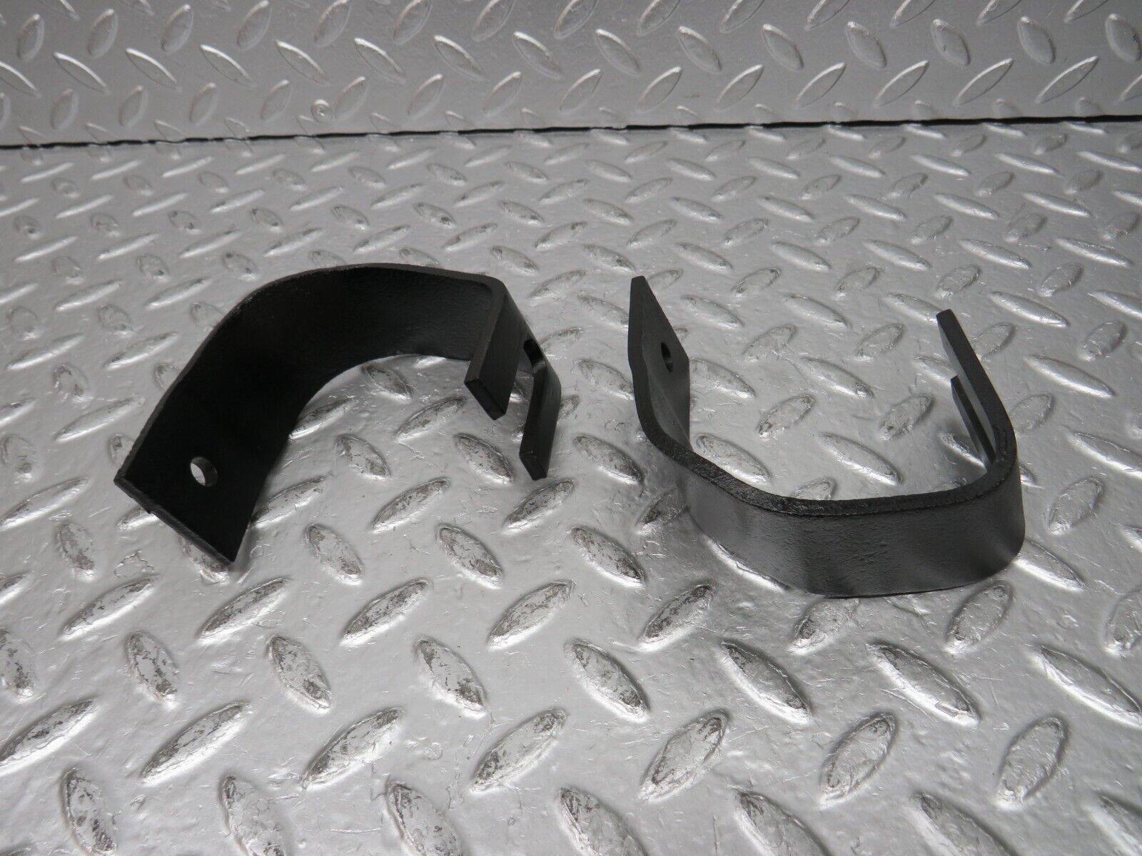 31546 Mercedes-Benz W123 200D Front Bumper Bracket Pair