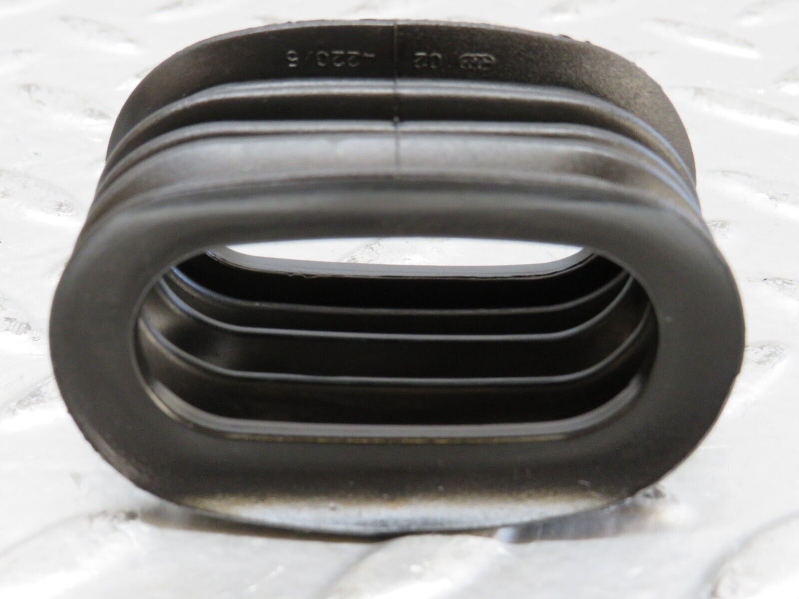 26522 Mercedes-Benz C124 220CE Door Wire Protector Rubber 1248210197