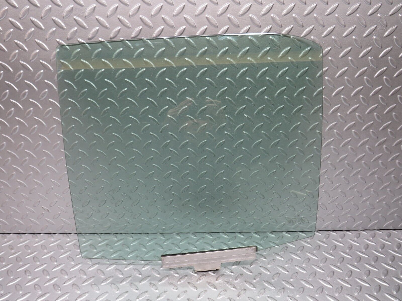 39071 Mercedes-Benz W201 190E 2.6L Rear Left Door Window Glass