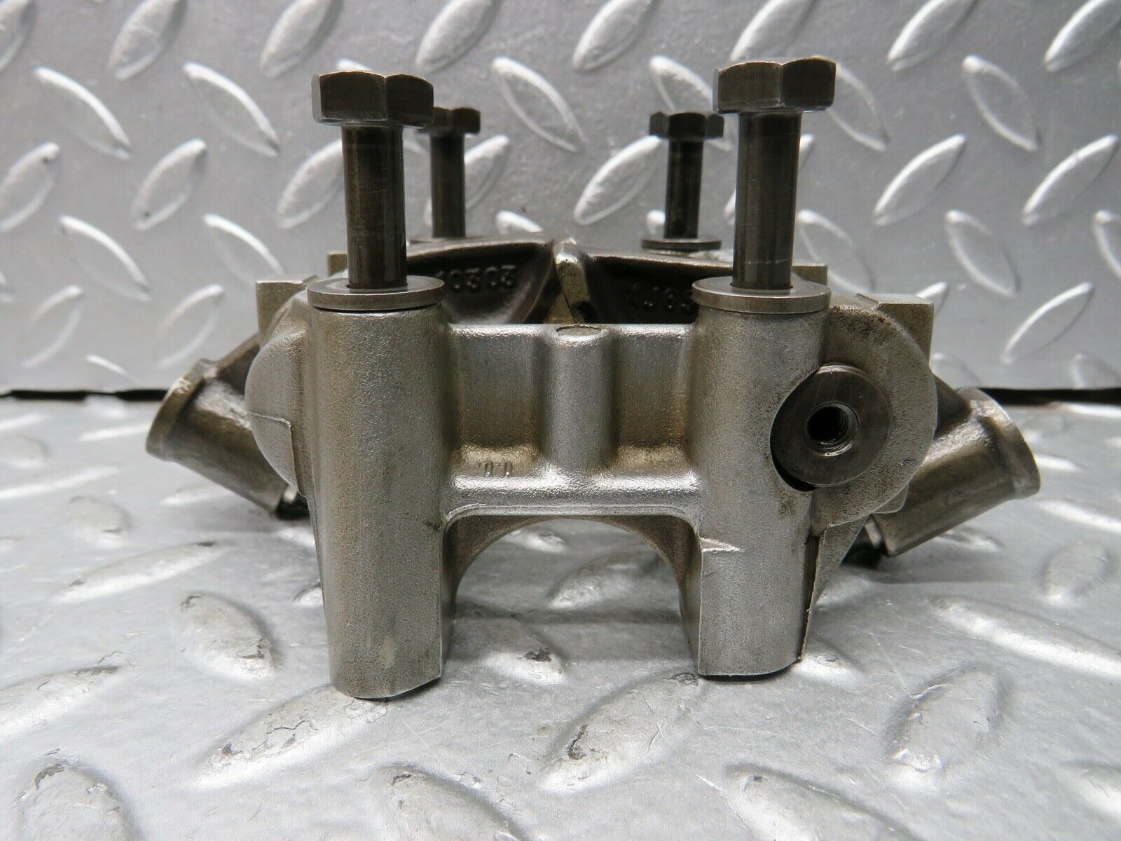 21742 Mercedes-Benz W126 300SE Rocker Arms Camshaft Bearing Block 1030510610