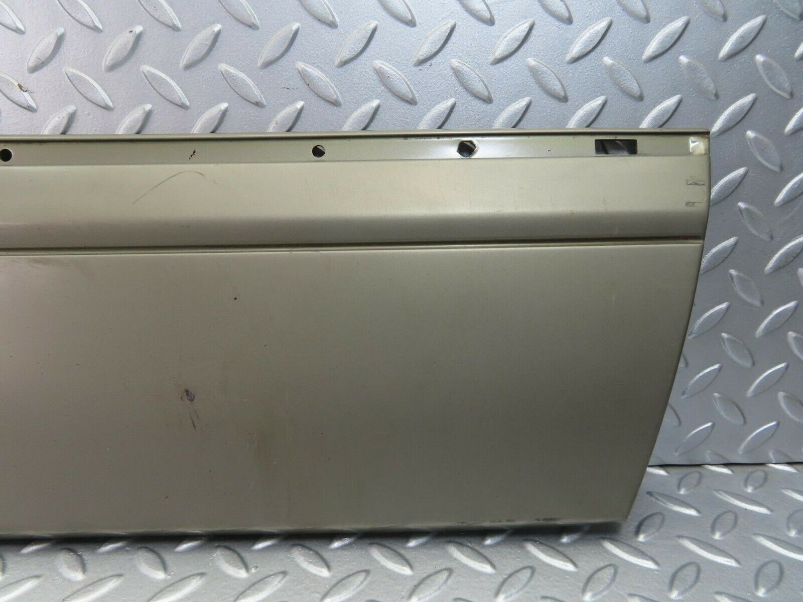 8877 Mercedes-Benz W126 Front Right Door Moulding 1266903840