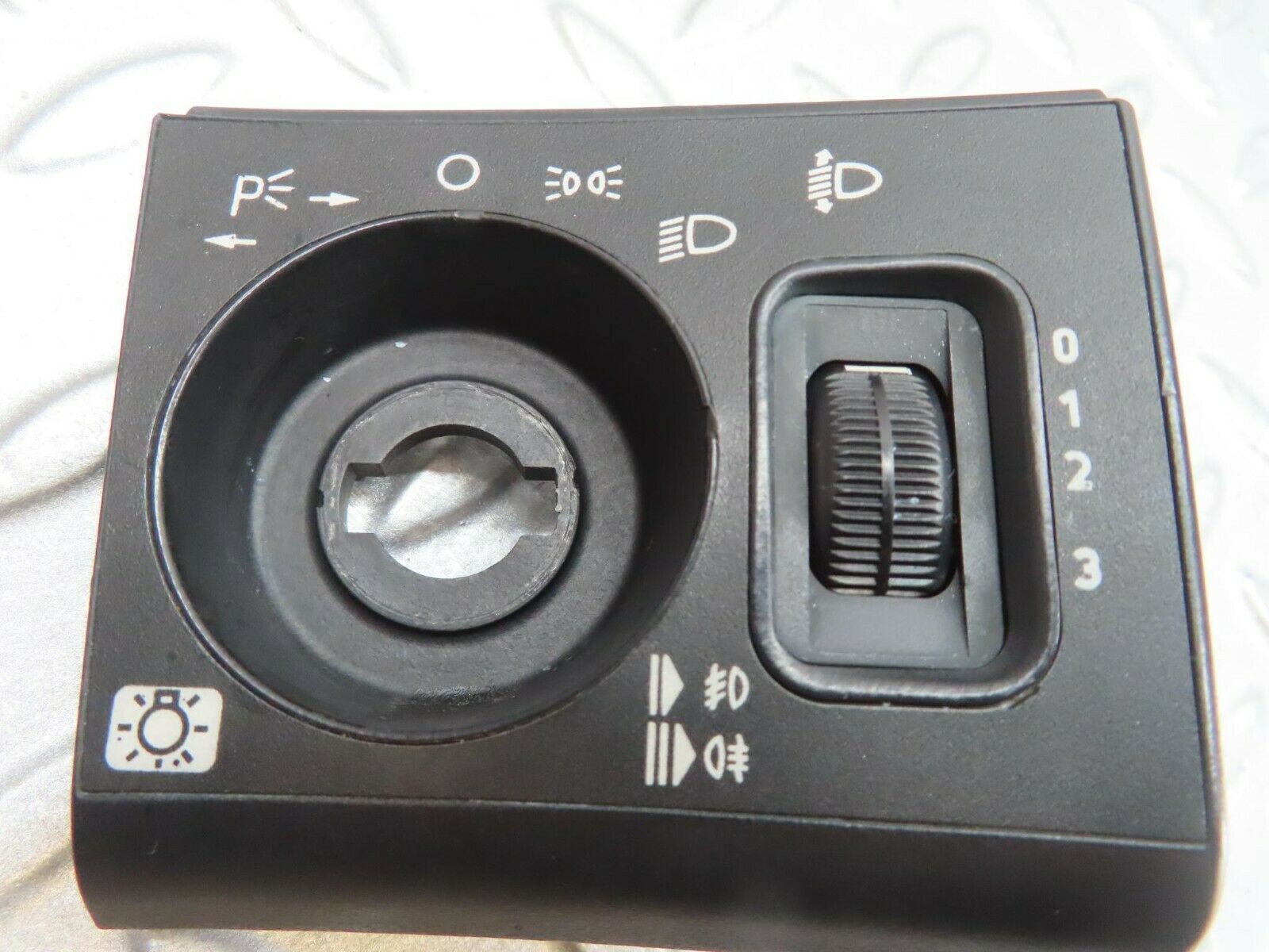 12182 Mercedes-Benz R129 300SL Coupe Headlight Switch Surround & Switch 1248000473