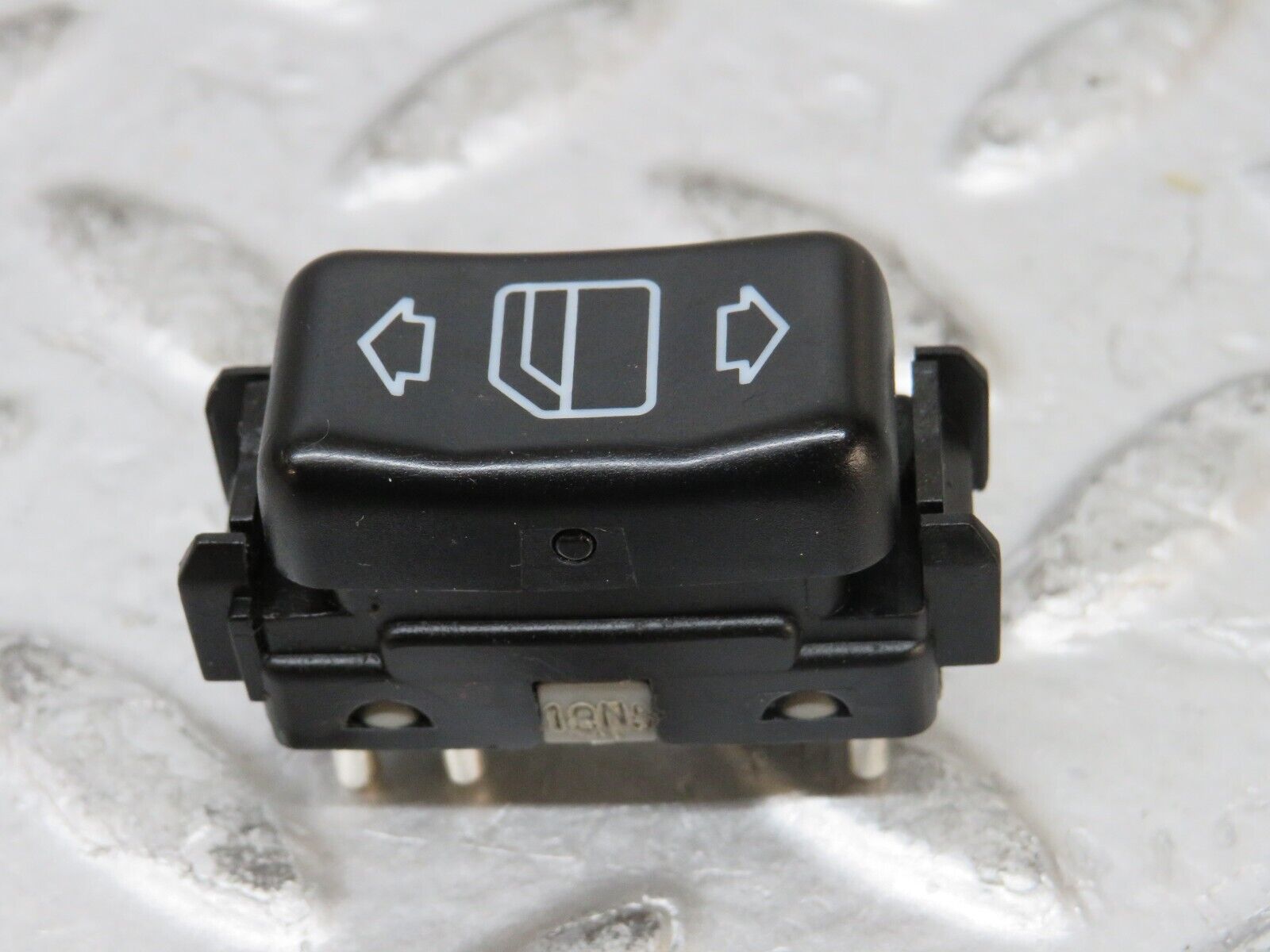 27566 Mercedes-Benz S124 300TE Wagon Left Electric Window Switch 1248208910