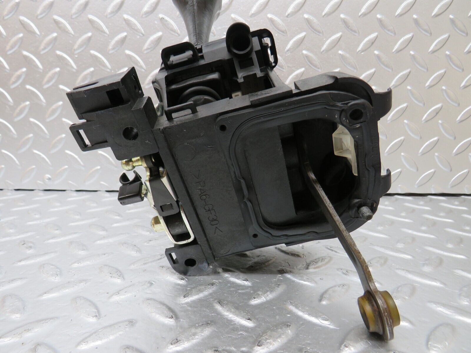 25652 Mercedes-Benz W124 280E Automatic Gear Selector 1292670637