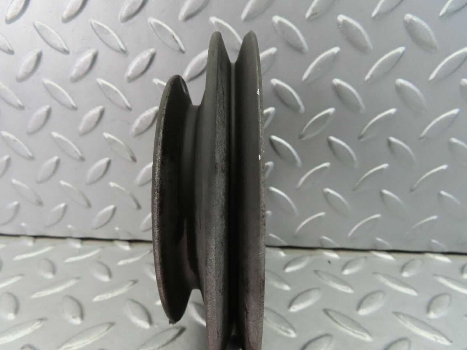 7769 Mercedes-Benz S123 230TE Wagon Crankshaft Pulley 1020320404