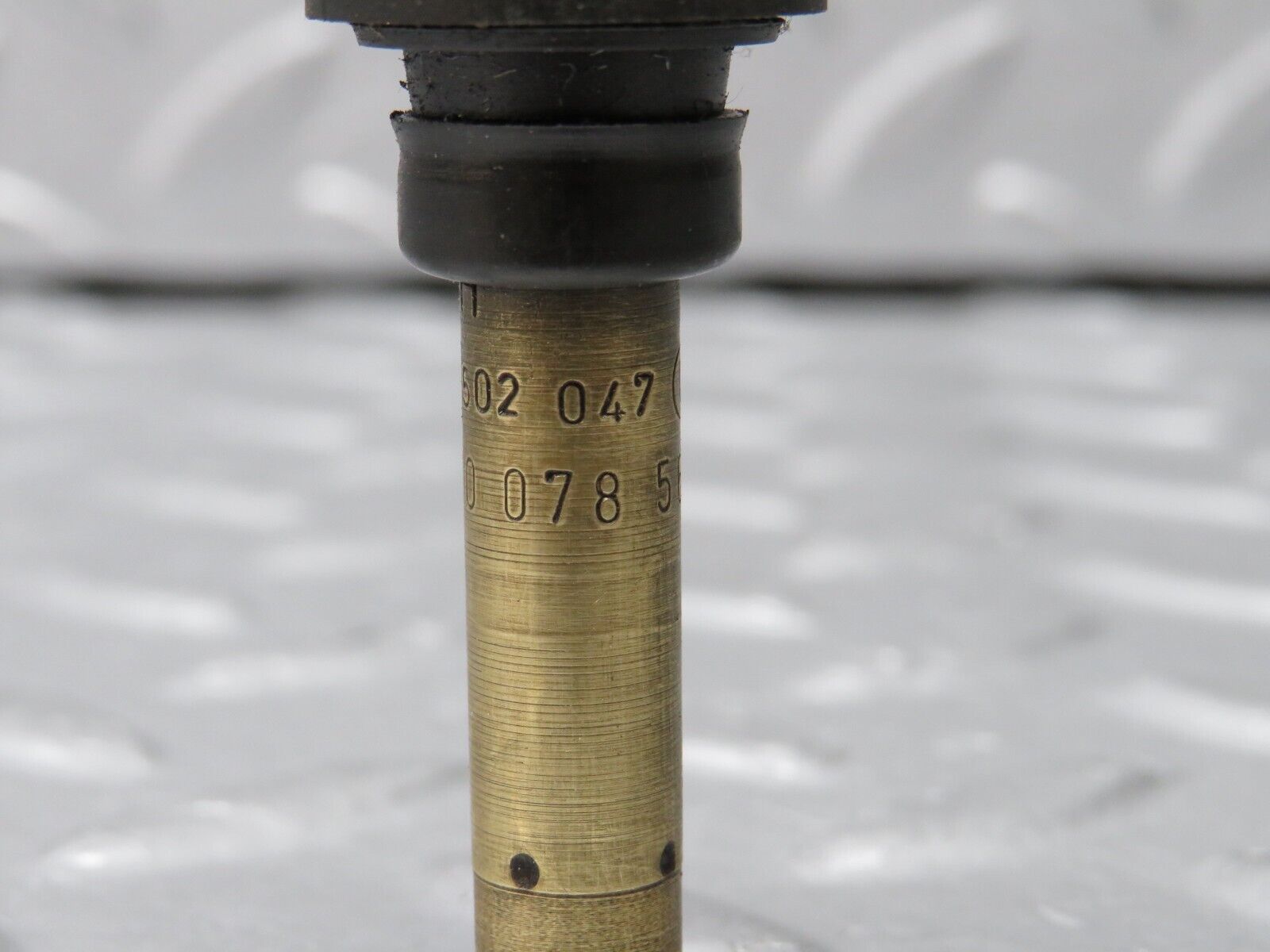 38904 Mercedes-Benz W201 190E 2.6L Fuel Injector Bosch 0000785623 0437502047