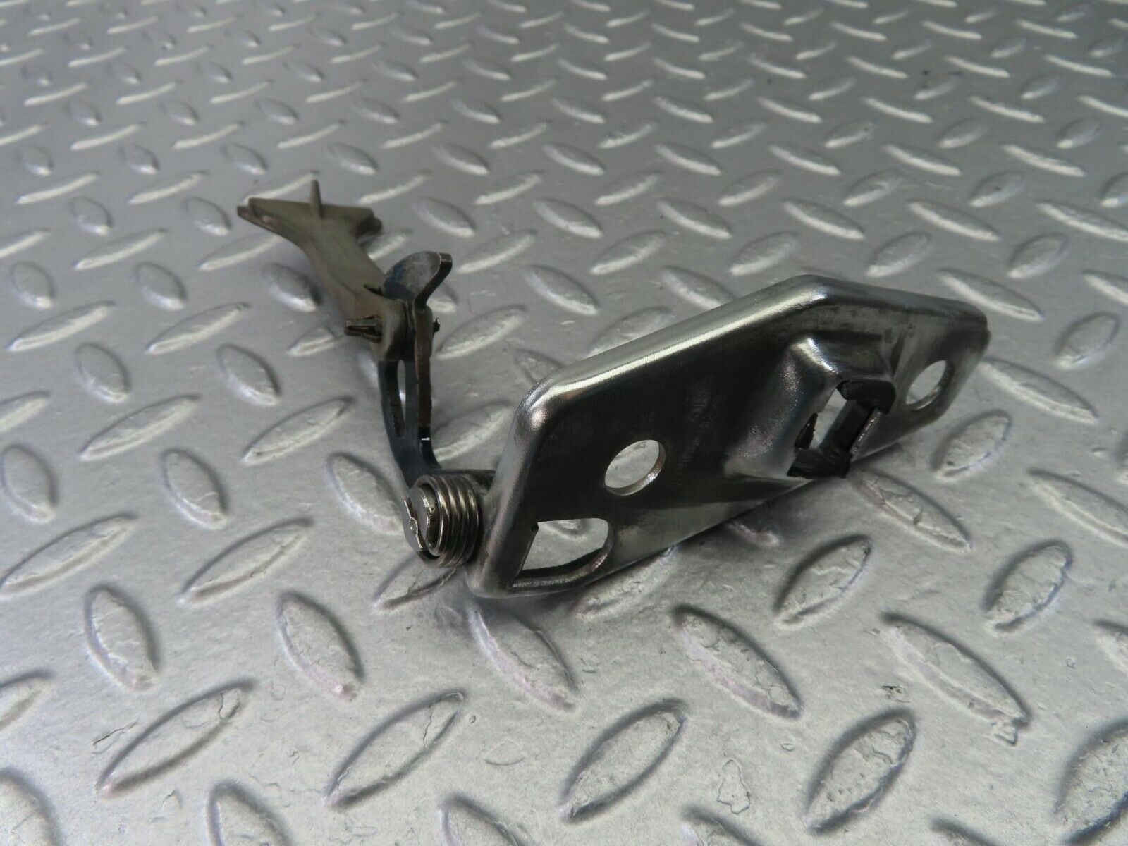 10528 Mercedes-Benz W201 190E Bonnet Safety Catch 2018800560