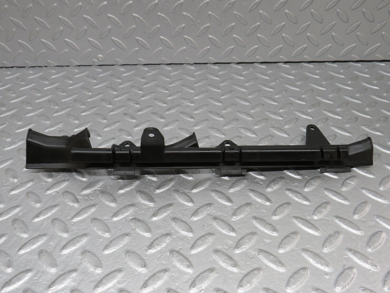 36567 Mercedes-Benz W201 190E 2.0L Starter Motor Wire Cover Bracket 2015460581