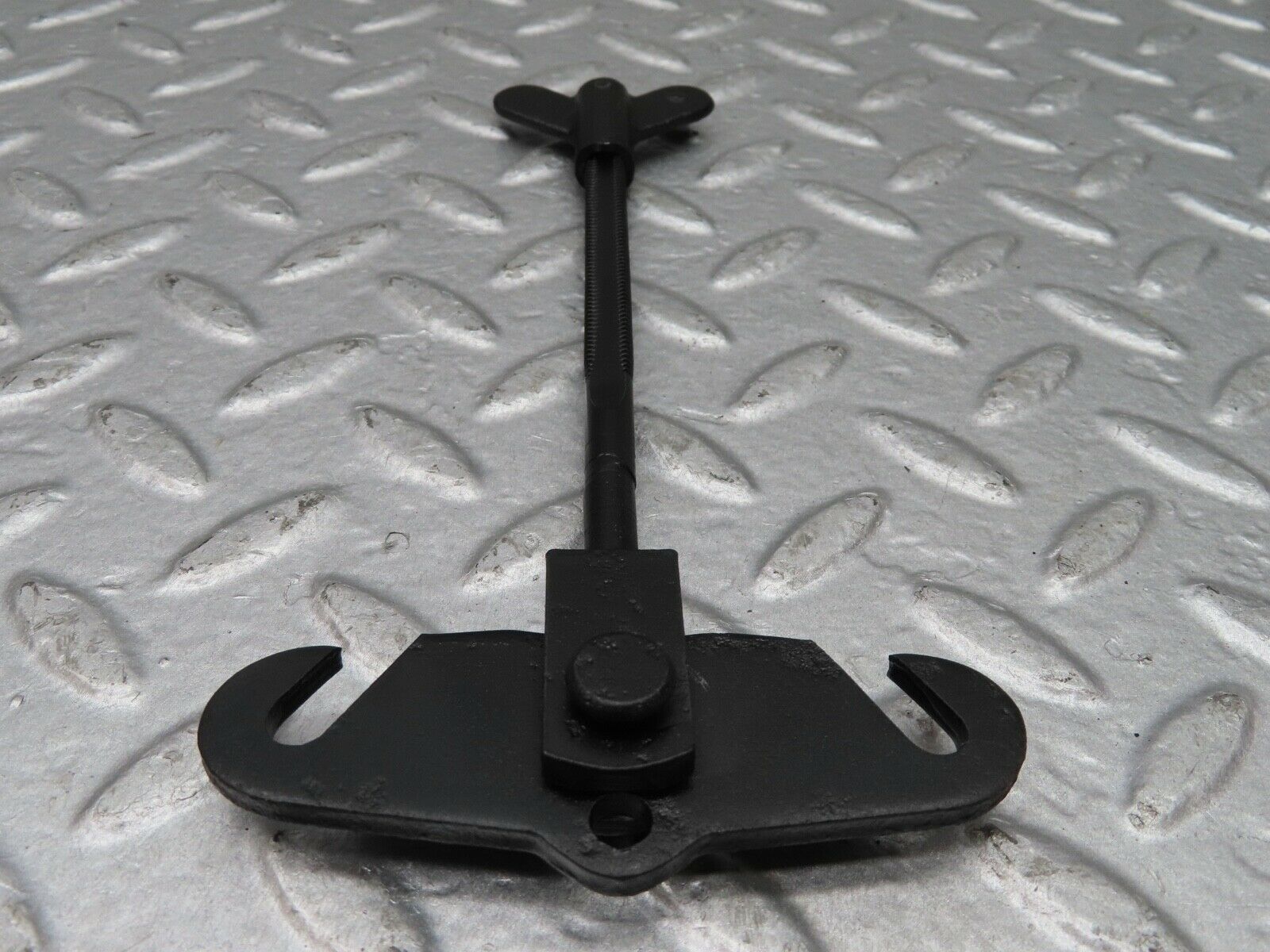 18243 Mercedes-Benz W111 220SE Coupe Handbrake Regulator