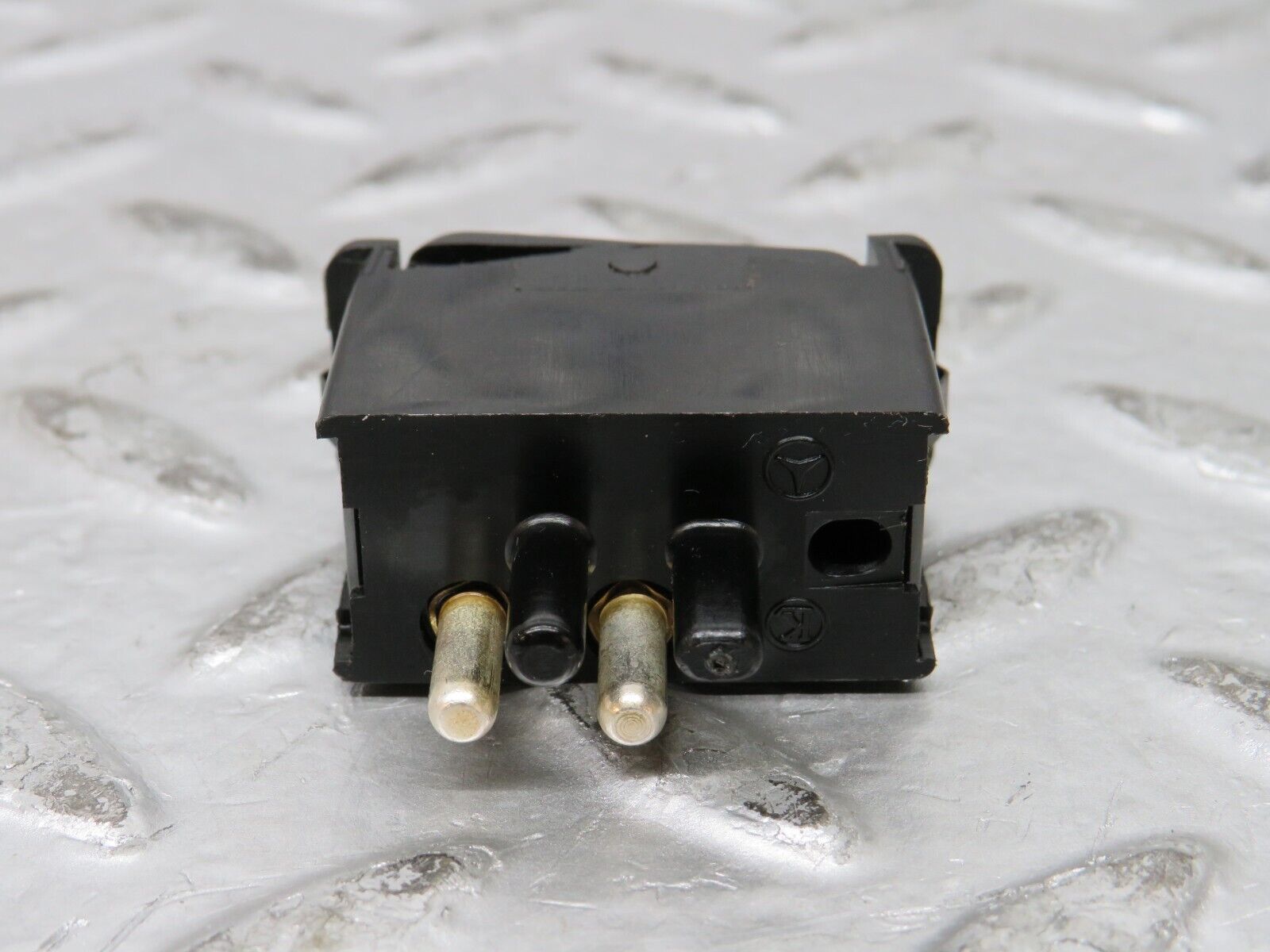 27348 Mercedes-Benz W123 280E Interior Light Switch 0008205910