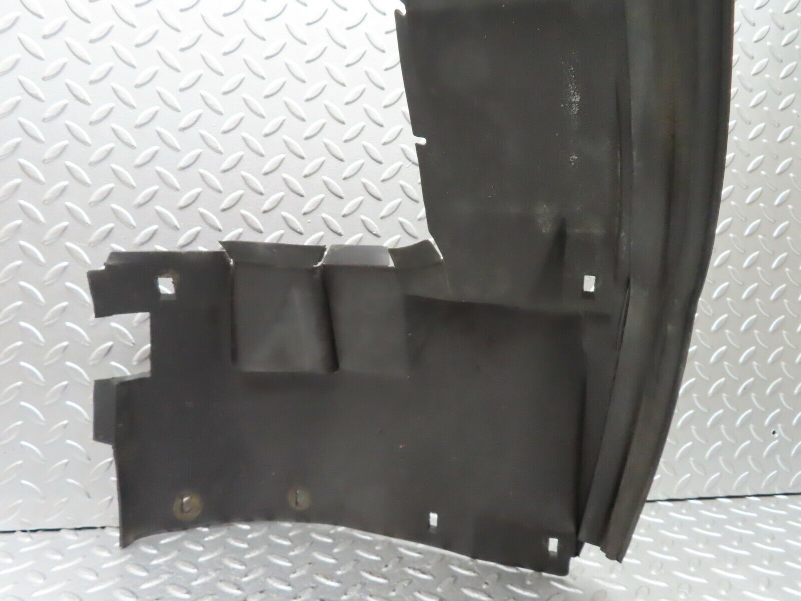 19734 Mercedes-Benz C140 CL420 Coupe Front Left Fender Wing Splash Guard 1406981930