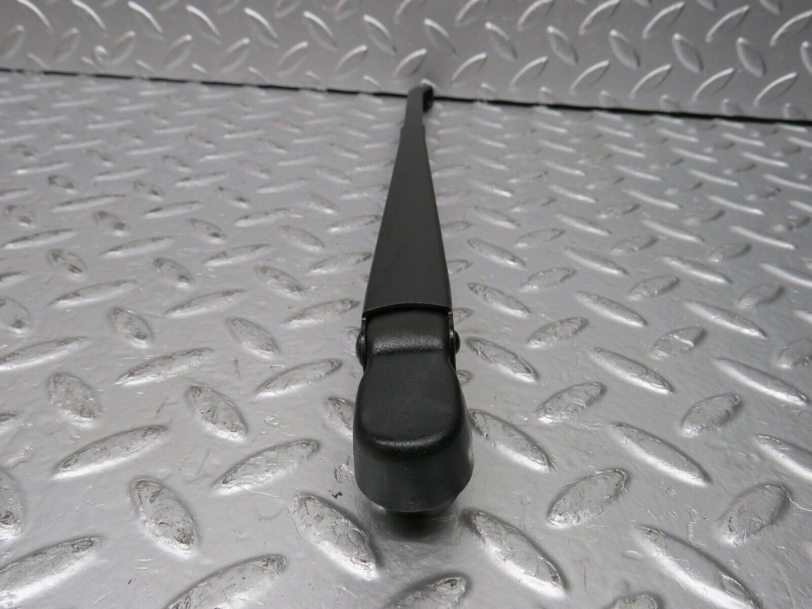 31161 Mercedes-Benz W123 200D Wiper Arm Bosch Left Side