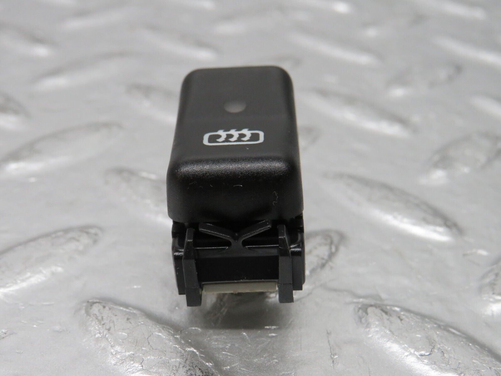 31380 Mercedes-Benz S124 220TE Rear Windscreen Defroster Switch 1298207410