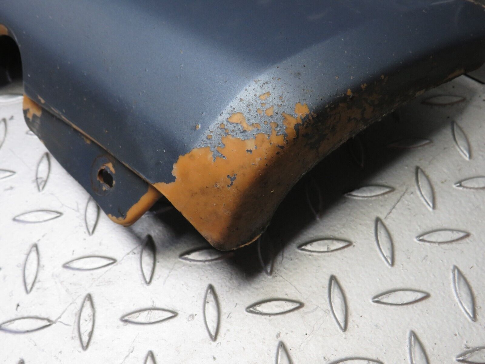 31916 Mercedes-Benz S124 220TE Wagon Side Skirt Right Side 1246902440