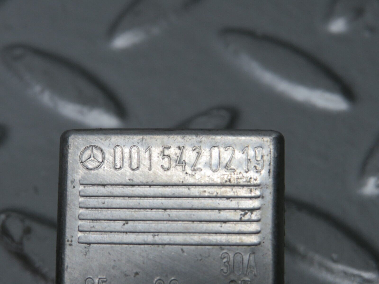 31231 Mercedes-Benz S124 220TE Wagon Multi Purpose Relay 0015420219