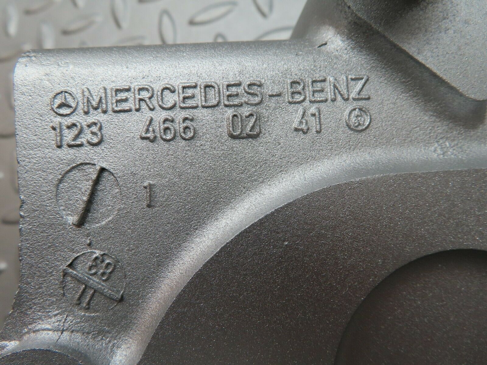 3892 Mercedes-Benz S123 200T Wagon Power Steering Pump Bracket 1234660241