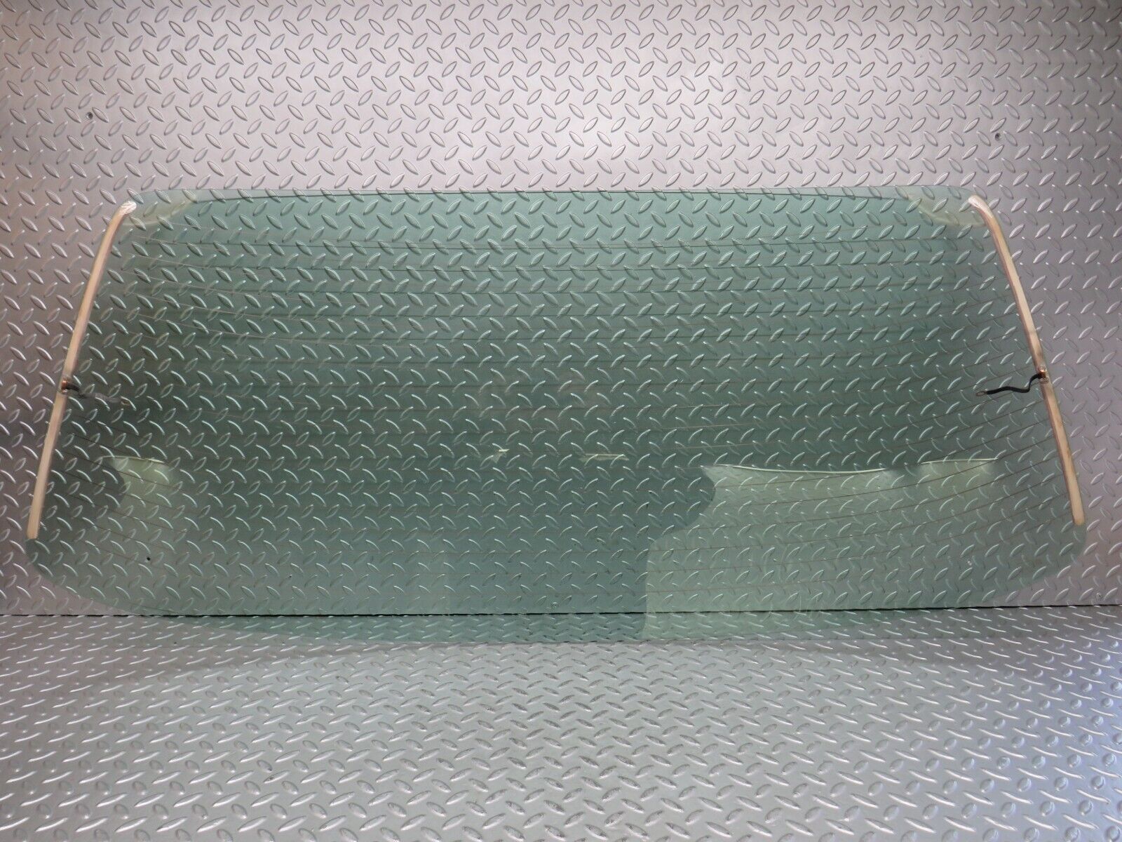 28593 Mercedes-Benz W123 230E Rear Heated Windscreen Glass