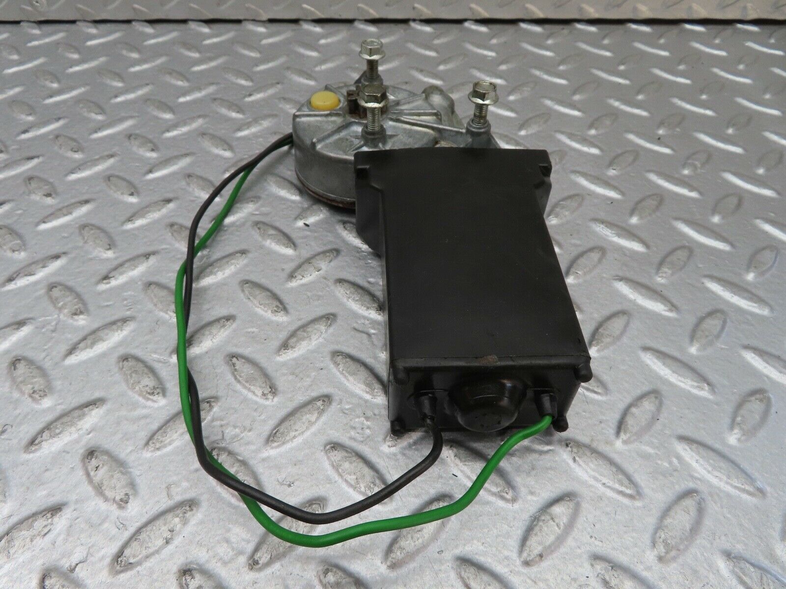 18793 Mercedes-Benz W116 Rear Left Window Regulator Motor 0130820002