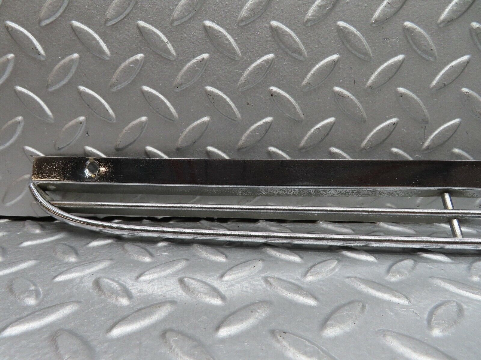 18449 Mercedes-Benz W111 220SE Coupe Air Intake Chrome Grill