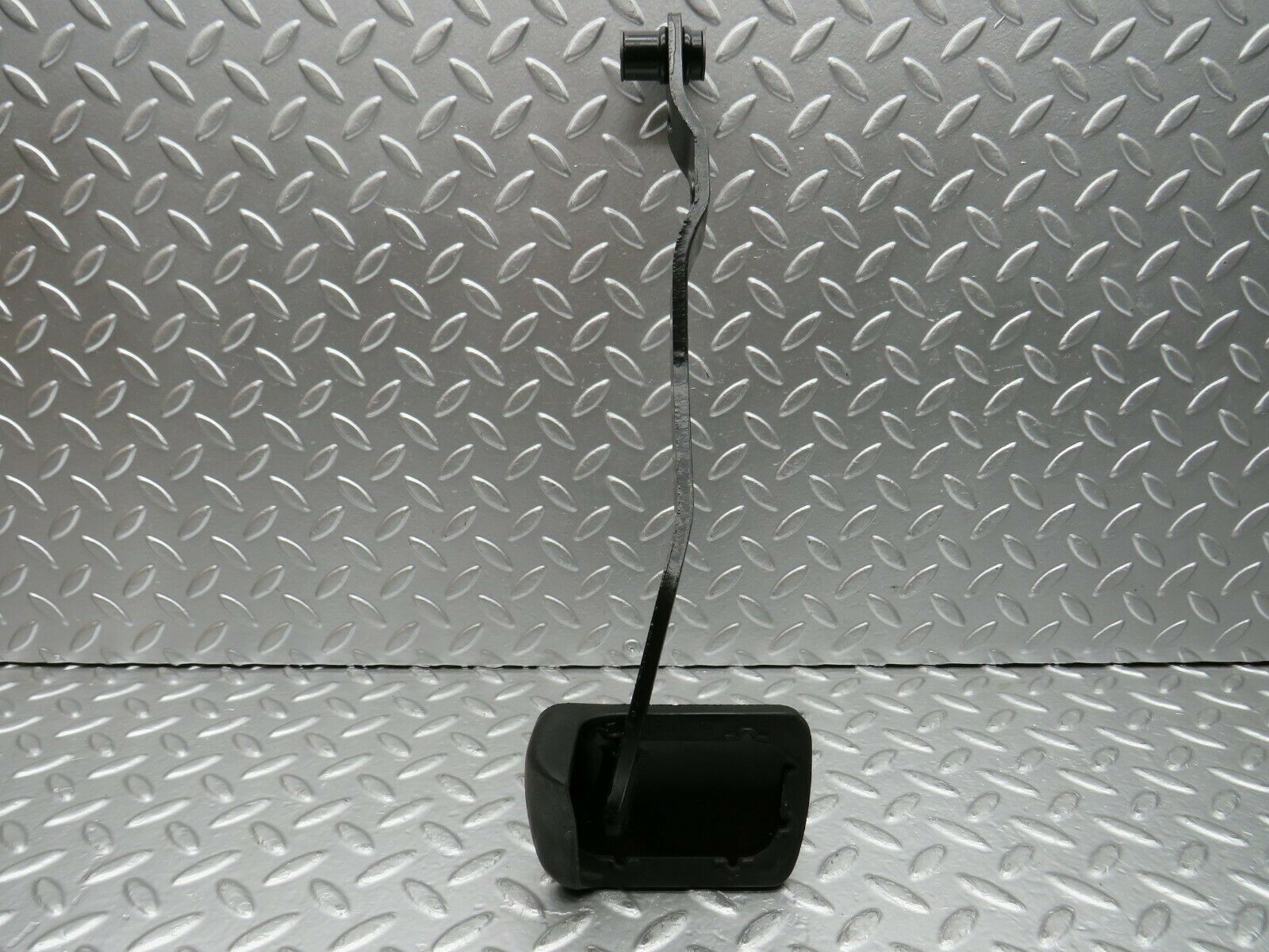 24095 Mercedes-Benz W123 280E Brake Pedal