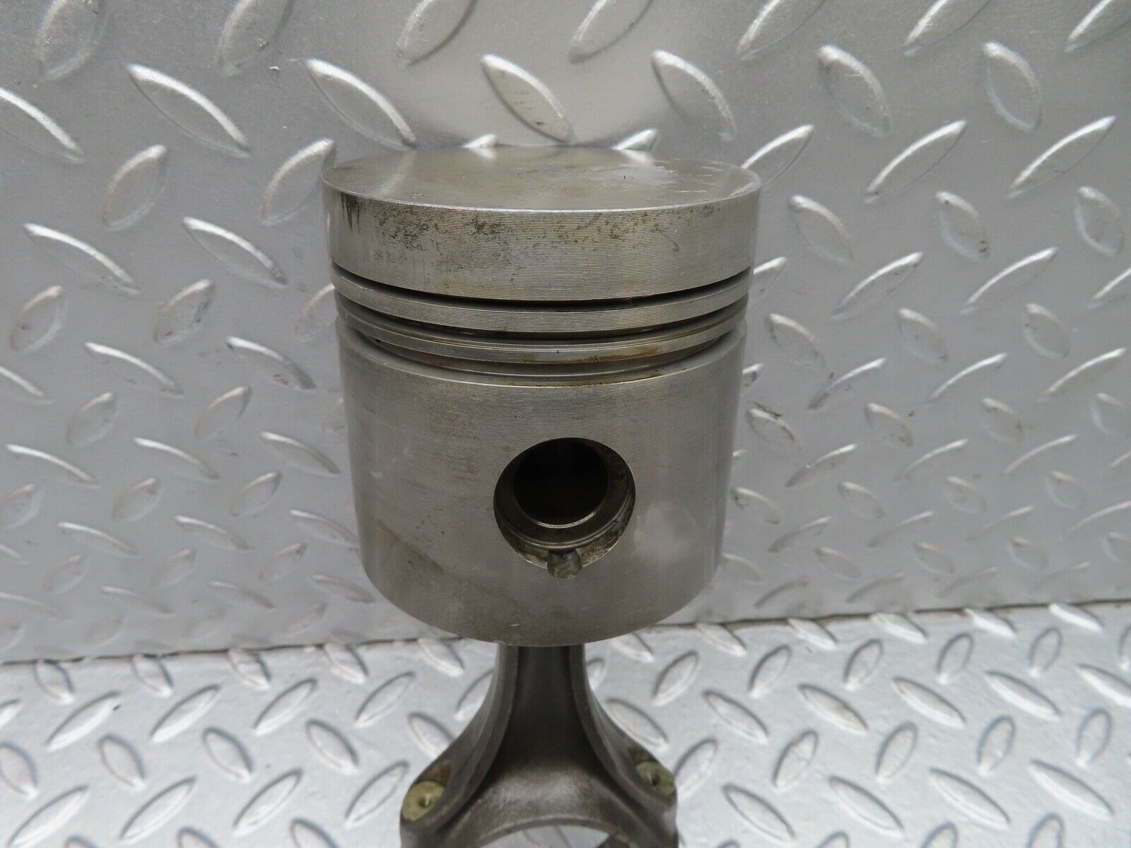 18100 Mercedes-Benz W123 200 Piston With Connecting Rod 86.00 mm
