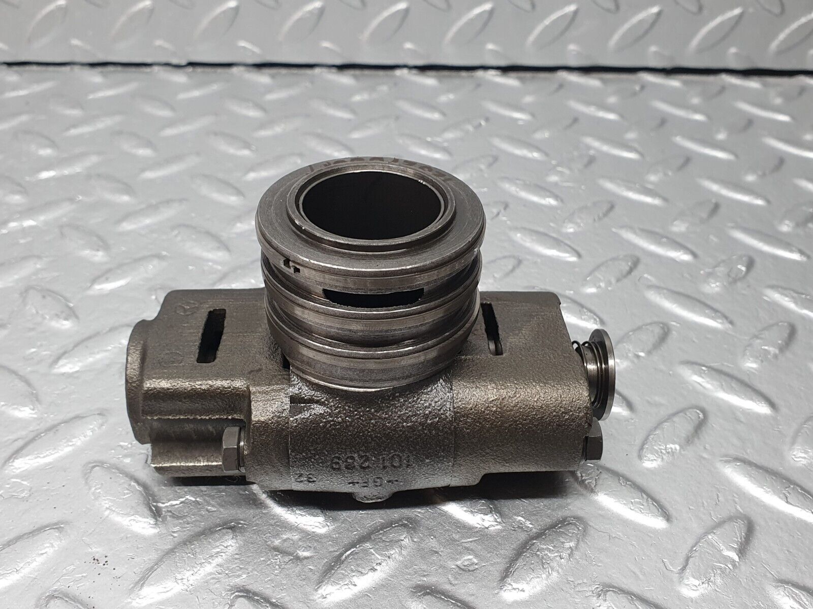 41307 Mercedes-Benz W123 300D Automatic Gearbox Governor 722.118