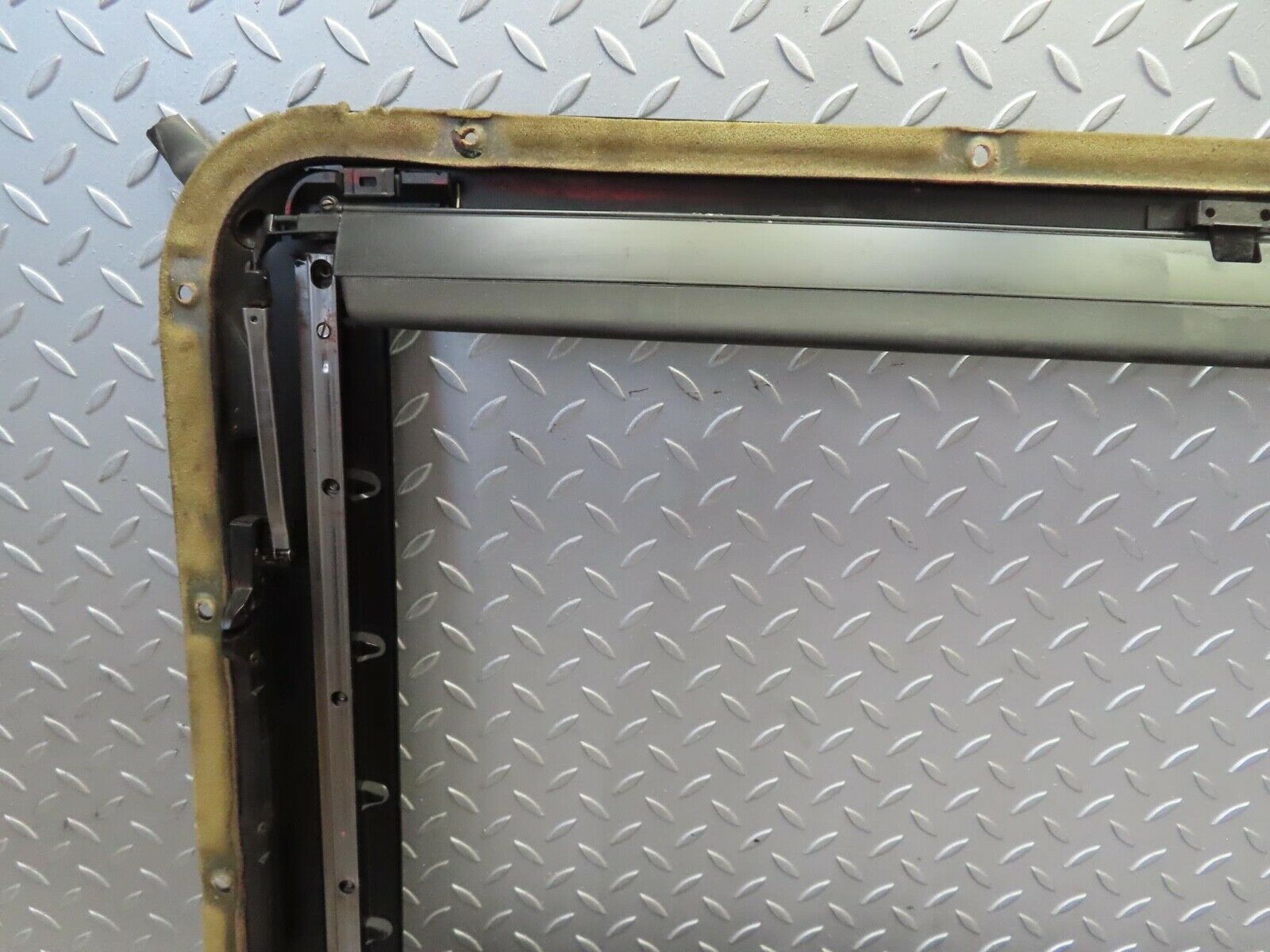 14796 Mercedes-Benz W201 190E Power Sunroof Frame