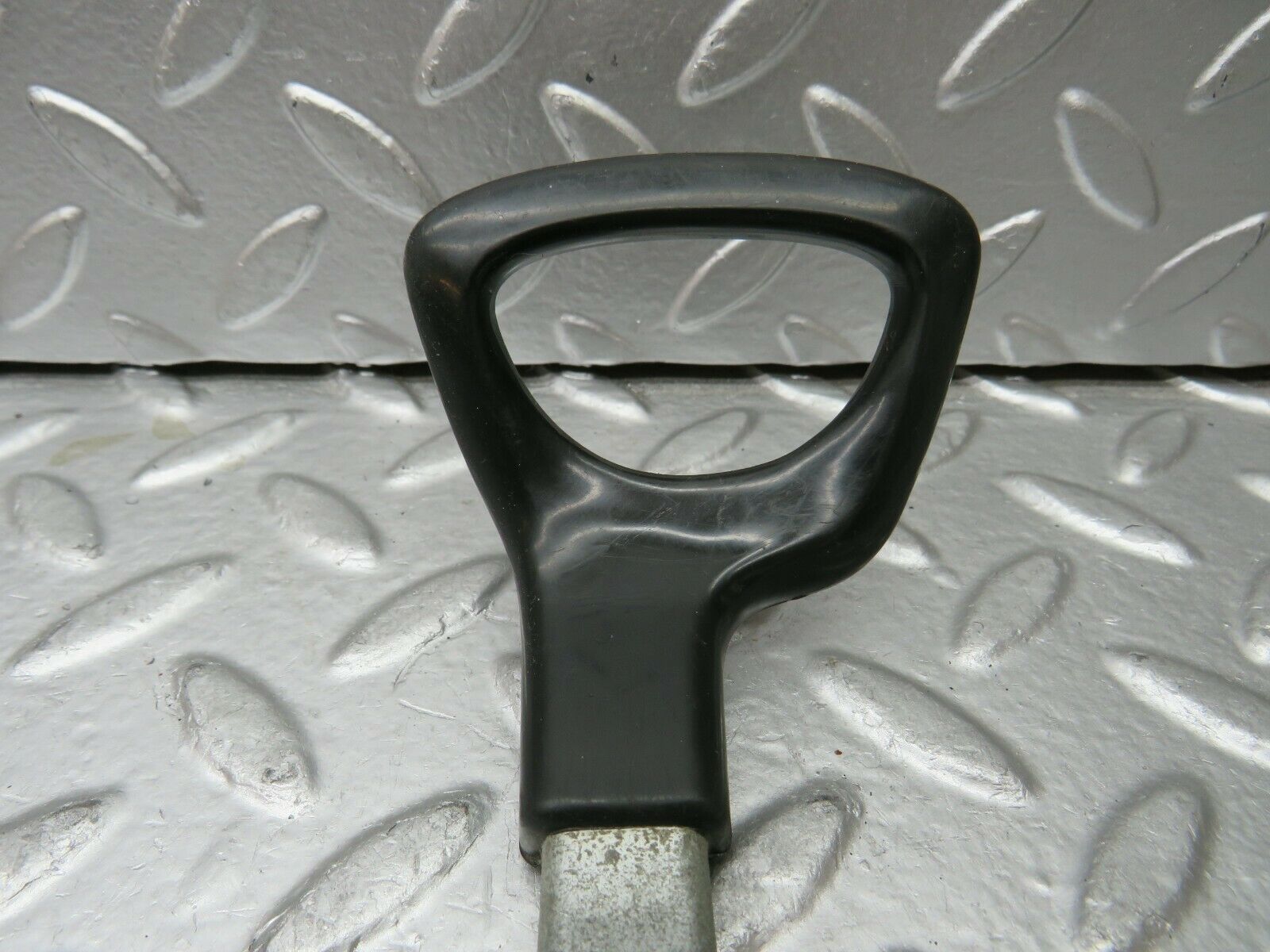 24180 Mercedes-Benz W123 280E Front Right Seat Sliding Adjust Handle