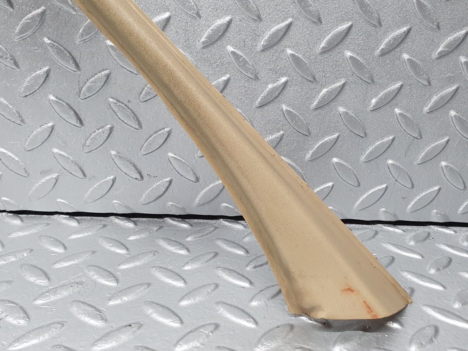 41198 Mercedes-Benz W126 300SE Front Left Door Window Frame Cover 1267250371