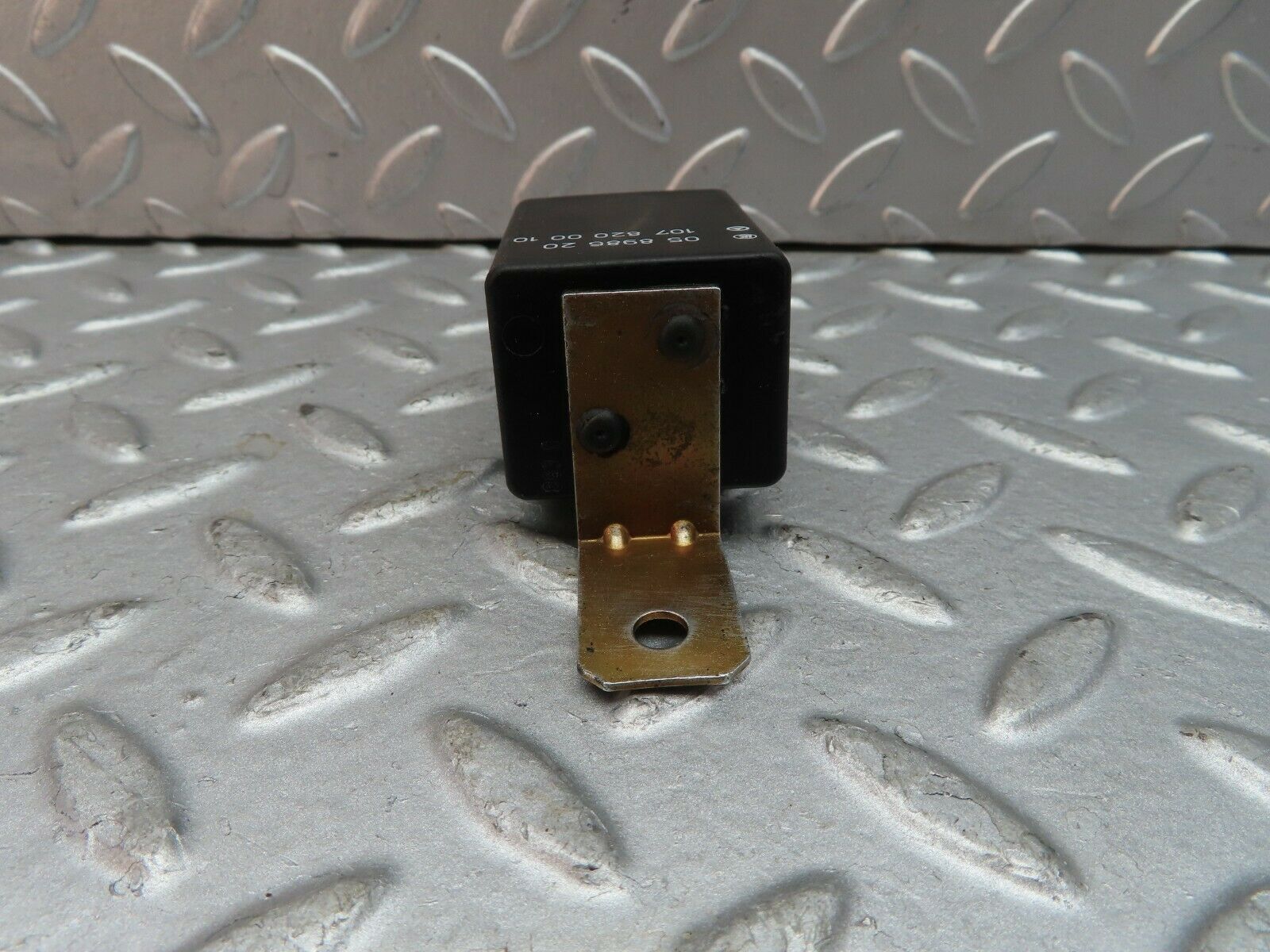 9575 Mercedes-Benz C123 280CE Coupe Rear Heated Window Relay 1078200010