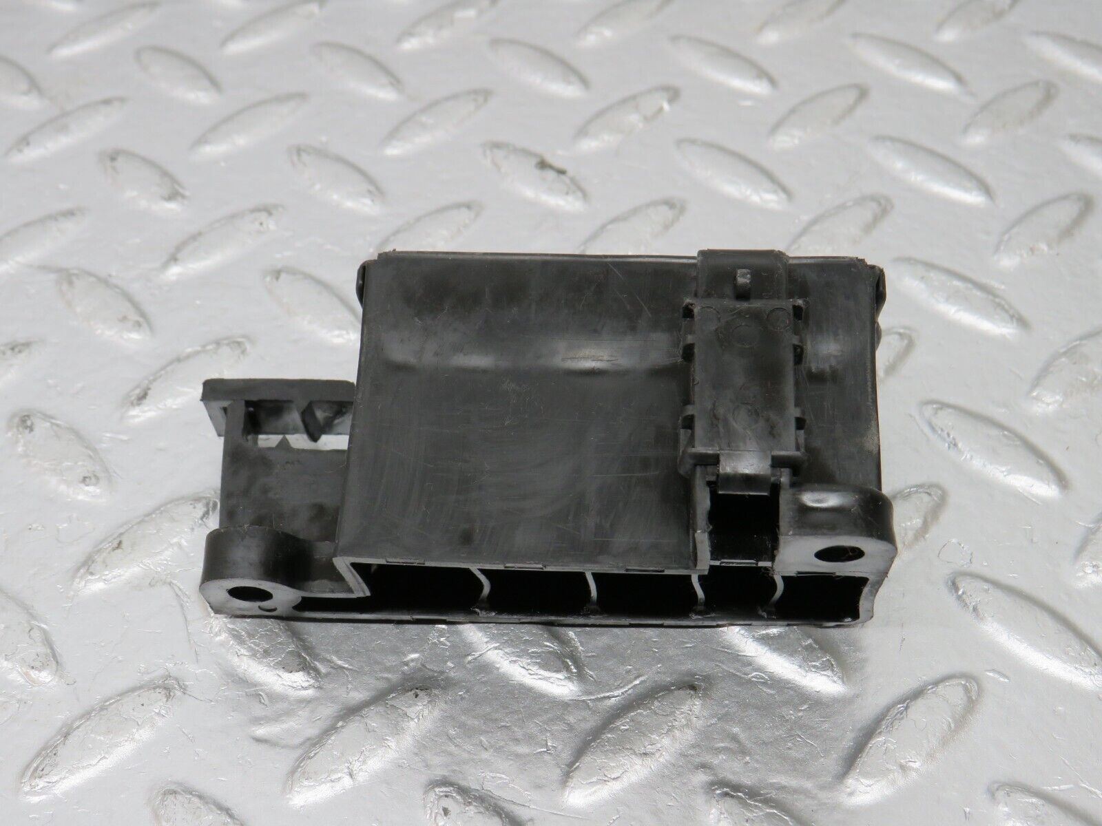 34423 Mercedes-Benz C126 380SEC Cable Wire Distributor Connector 1040030407