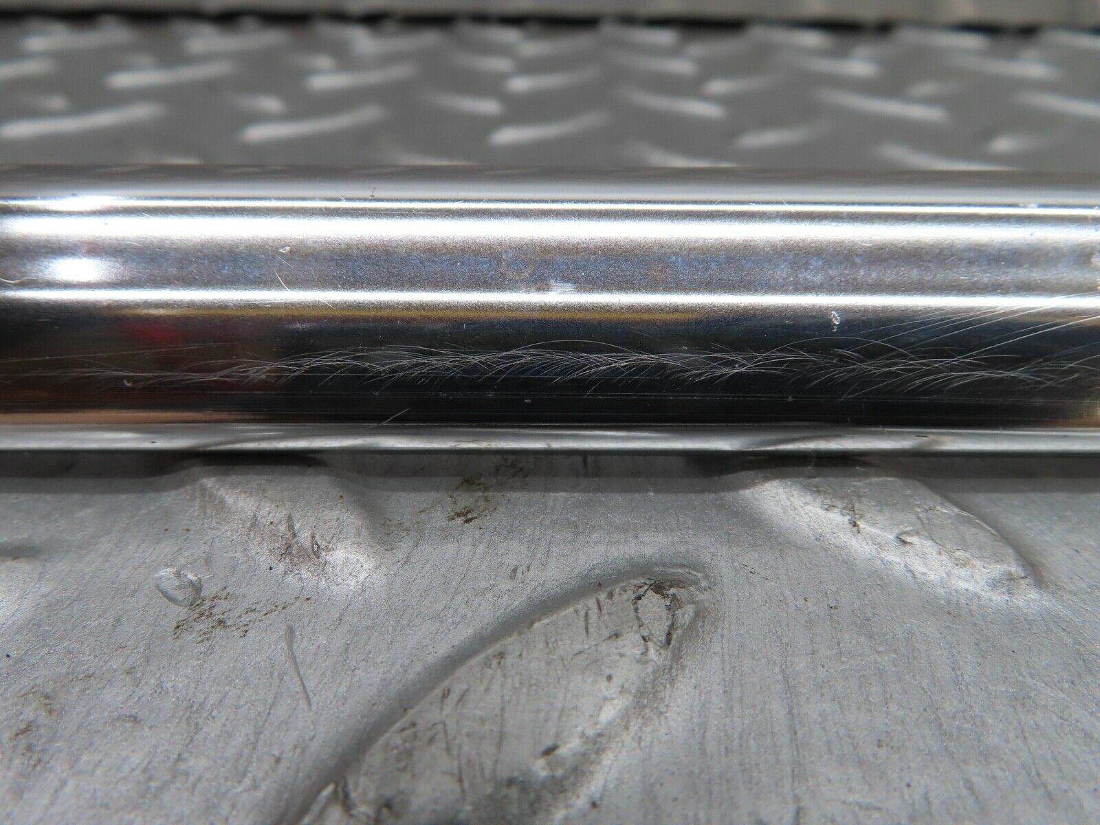 19124 Mercedes-Benz W123 300D Rear Right Door Chrome Moulding Trim