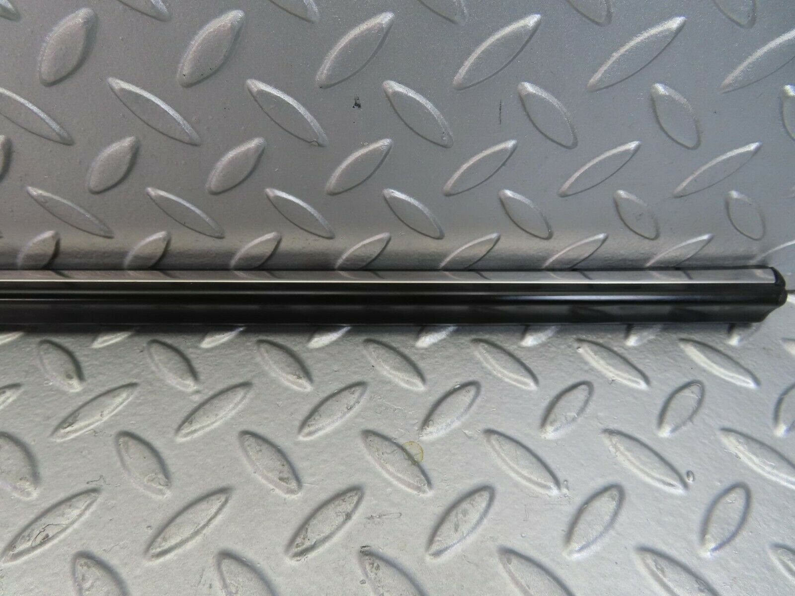 10245 Mercedes-Benz W123 Rear Left Door Centre Moulding Trim