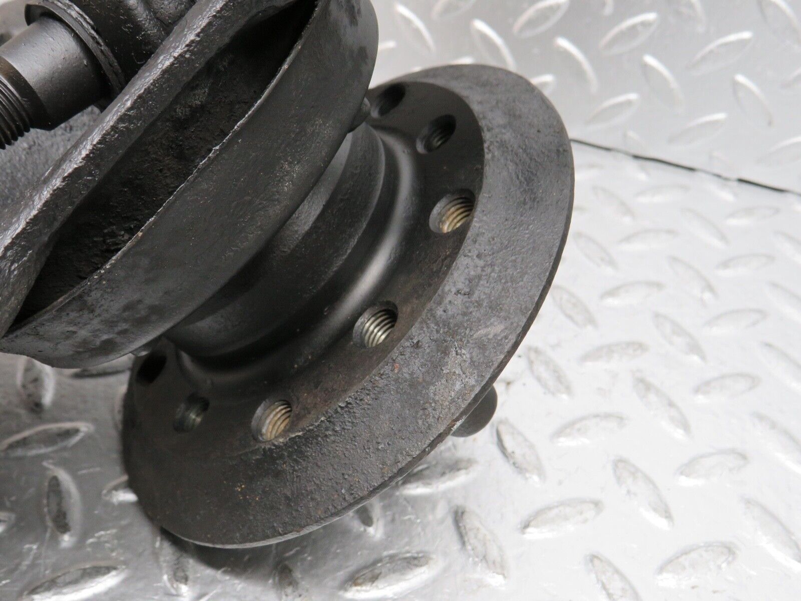 0381 Mercedes-Benz W108 280SE Complete Wheel Hub Front Left