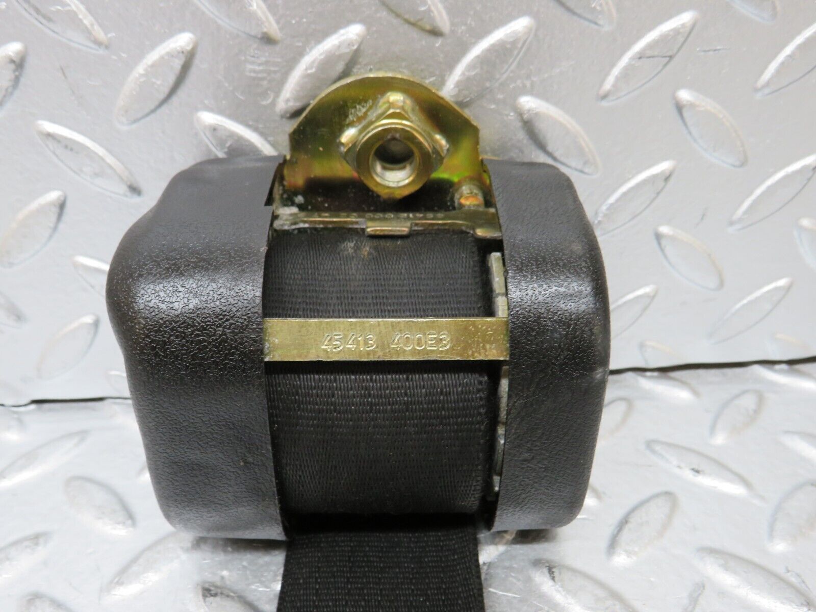 26980 Mercedes-Benz W123 240D Front Left Seat Belt 1238604786