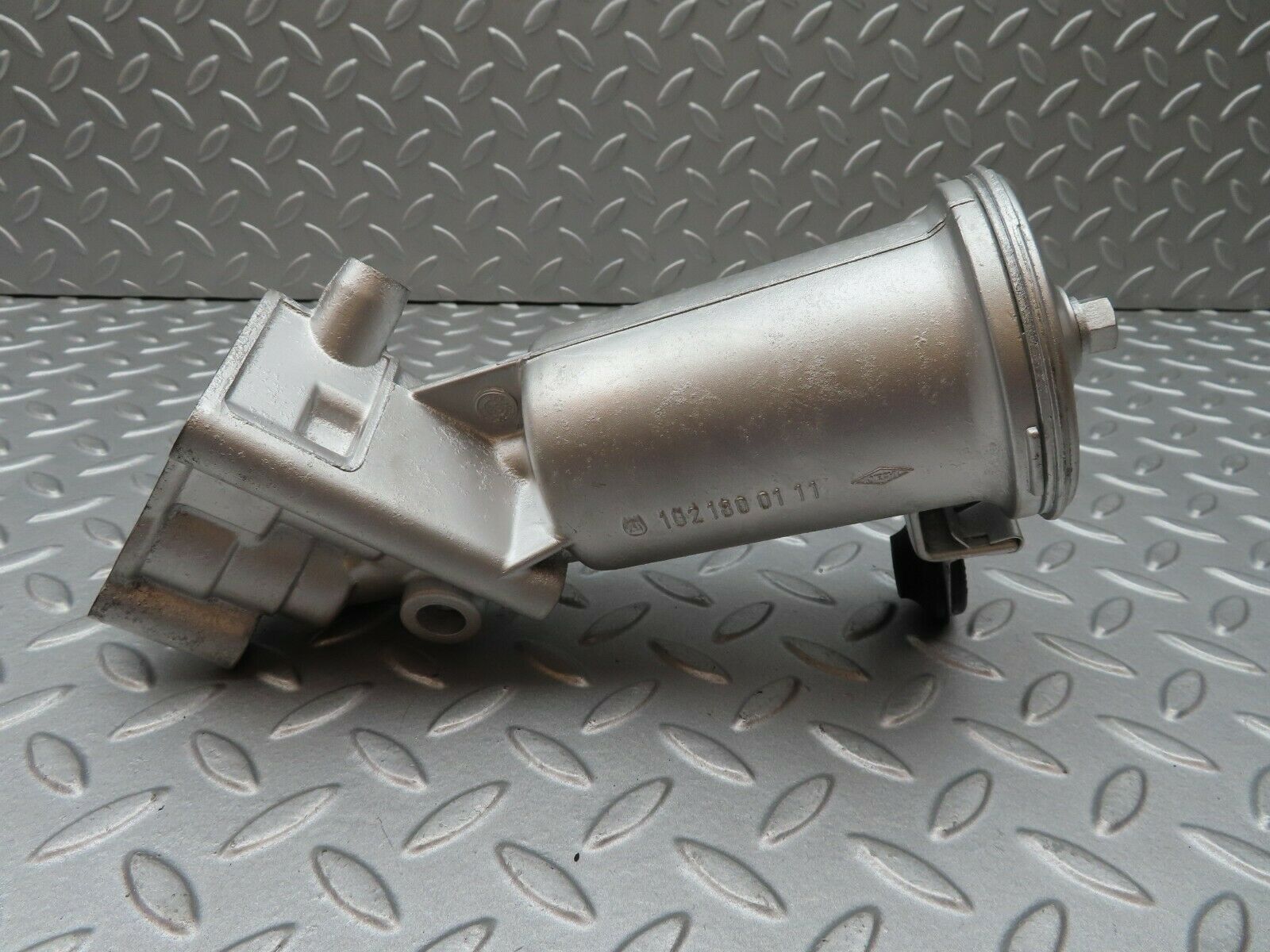 3871 Mercedes-Benz S123 200T Wagon Oil Filter Housing 1021800111