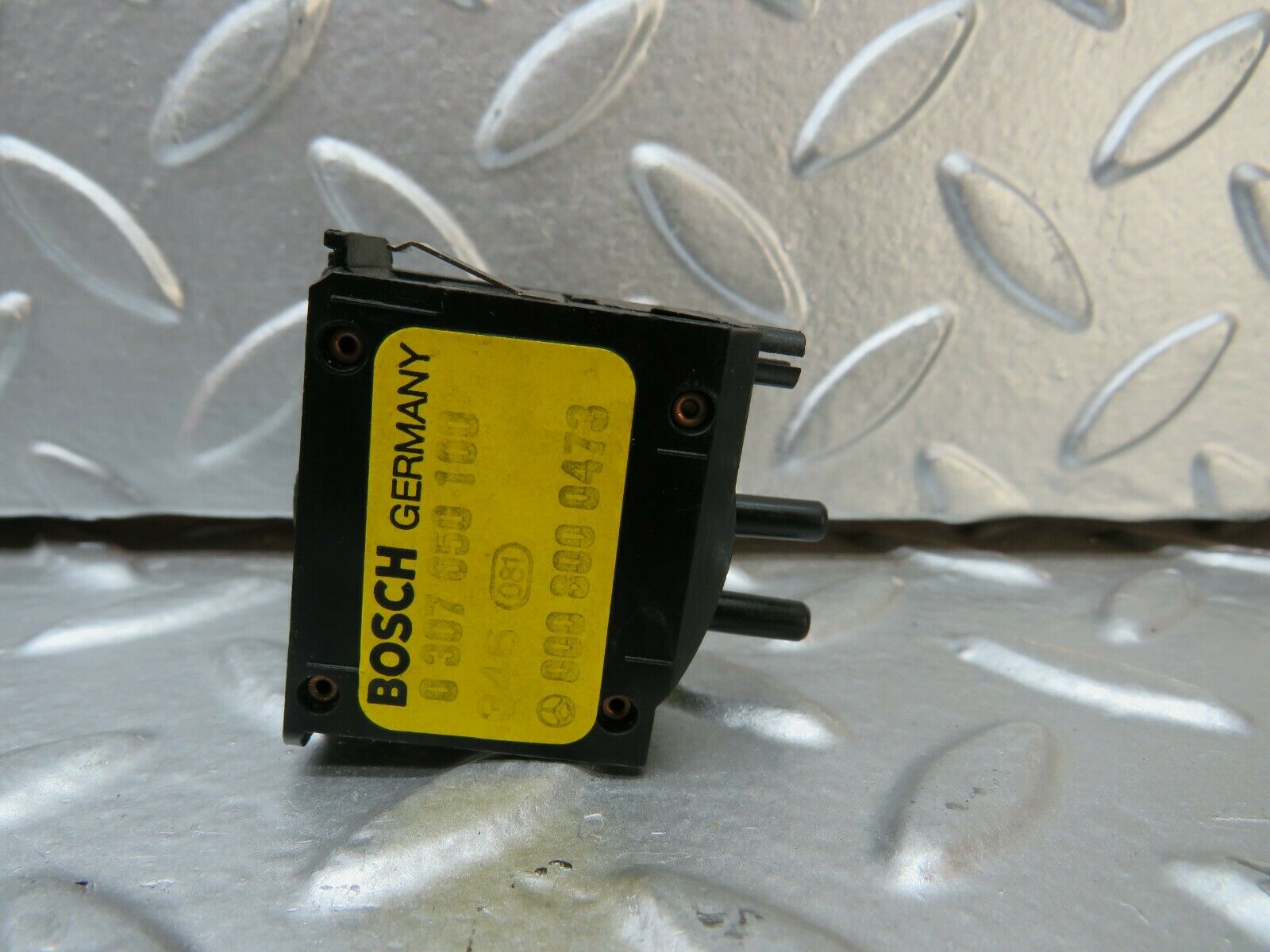 23975 Mercedes-Benz W123 280E Headlight Level Switch 0008000473 0307650100