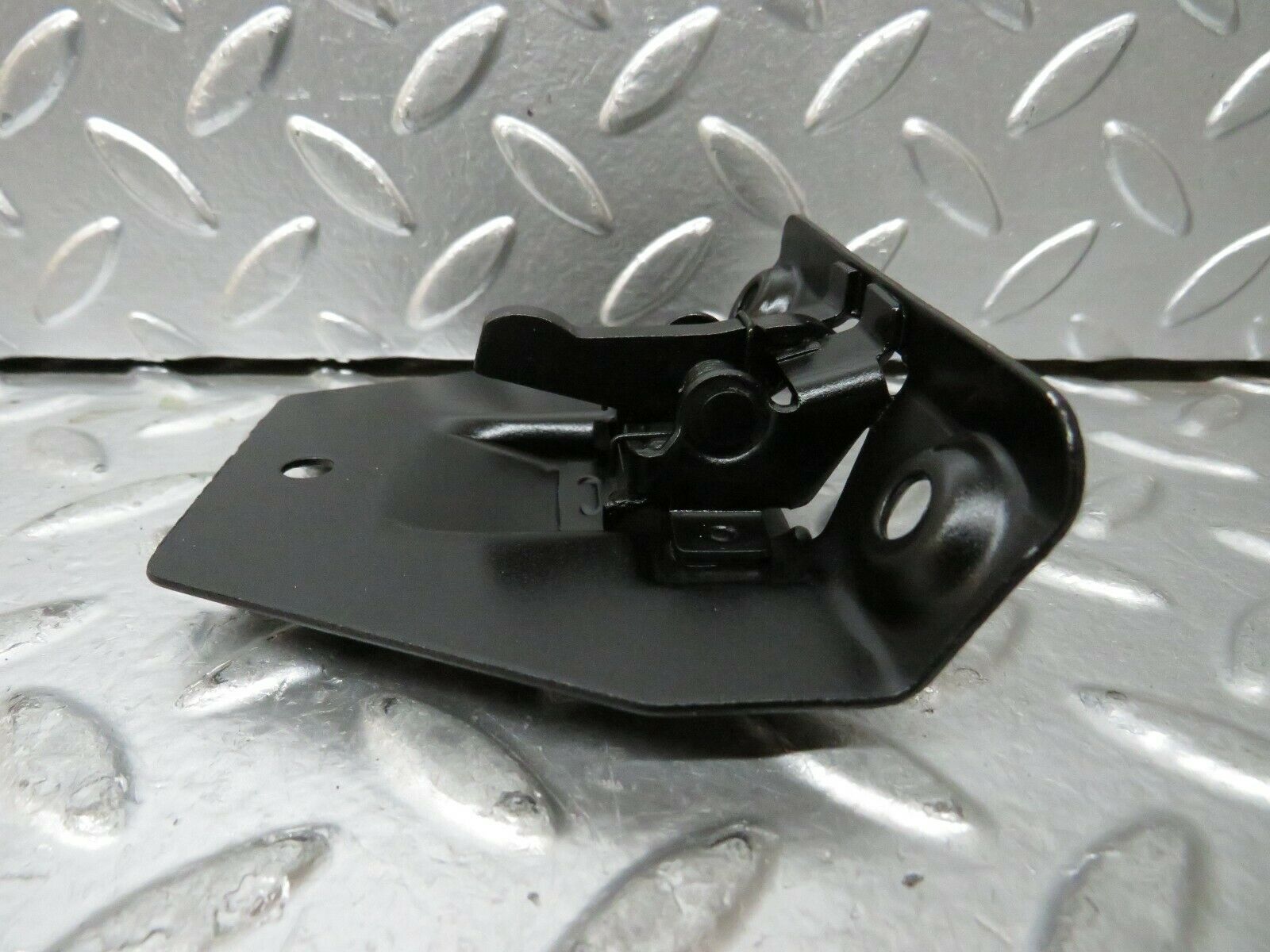 23837 Mercedes-Benz C107 450SLC Coupe Trunk Boot Lock Latch 1137500285