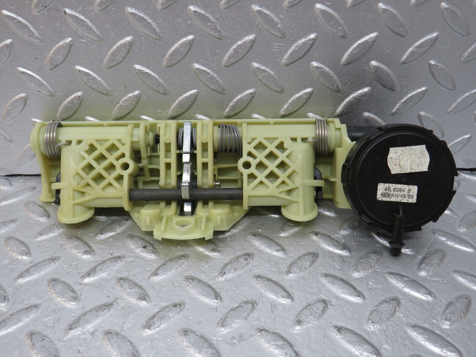 34911 Mercedes-Benz W210 320E Rear Headrest Folding Mechanism 400294B