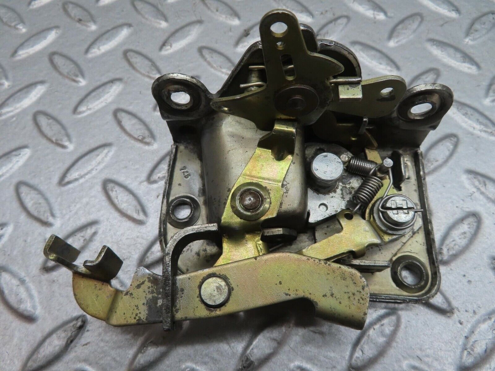 13896 Mercedes-Benz C107 280SLC Right Door Lock Mechanism